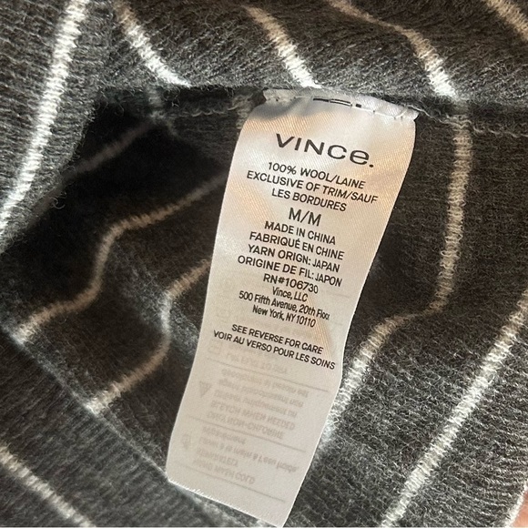 Vince 100% Wool Striped Crew Neck Fine Knit Lightweight Pullover Sweater Sz M - Picture 7 of 8